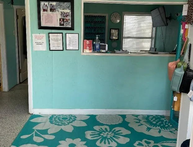 Lollye on the Beach hotel detail image 1