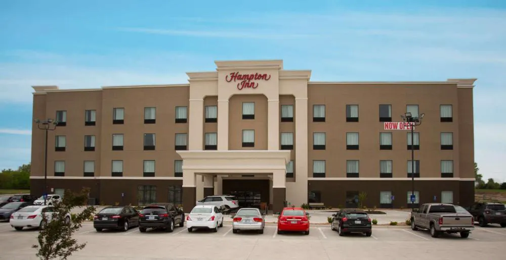 Hampton Inn McPherson hotel hero