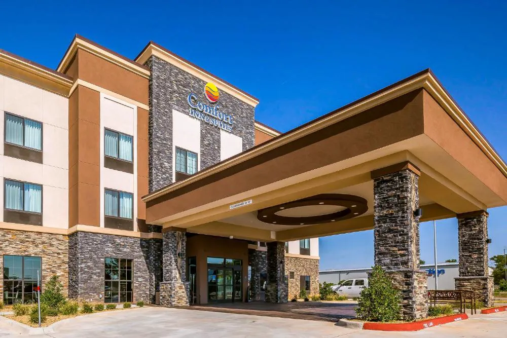 Comfort Inn & Suites Moore - Oklahoma City hotel hero