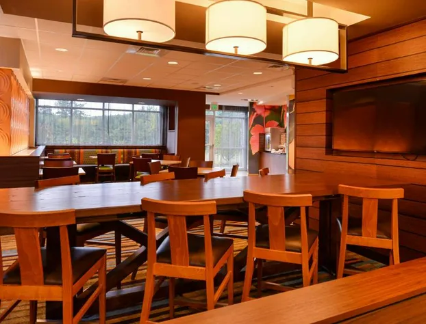 Fairfield by Marriott Inn & Suites Plymouth White Mountains hotel detail image 2