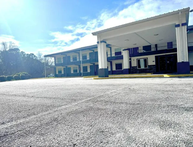 Days Inn by Wyndham Lavonia hotel detail image 1