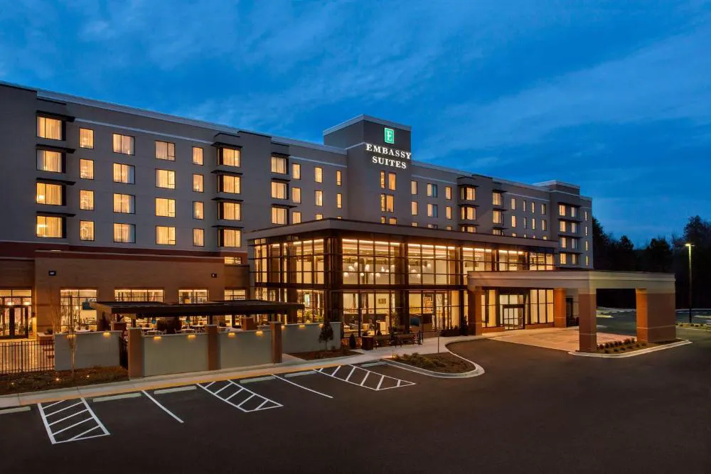 Embassy Suites by Hilton Atlanta NE Gwinnett Sugarloaf hotel hero