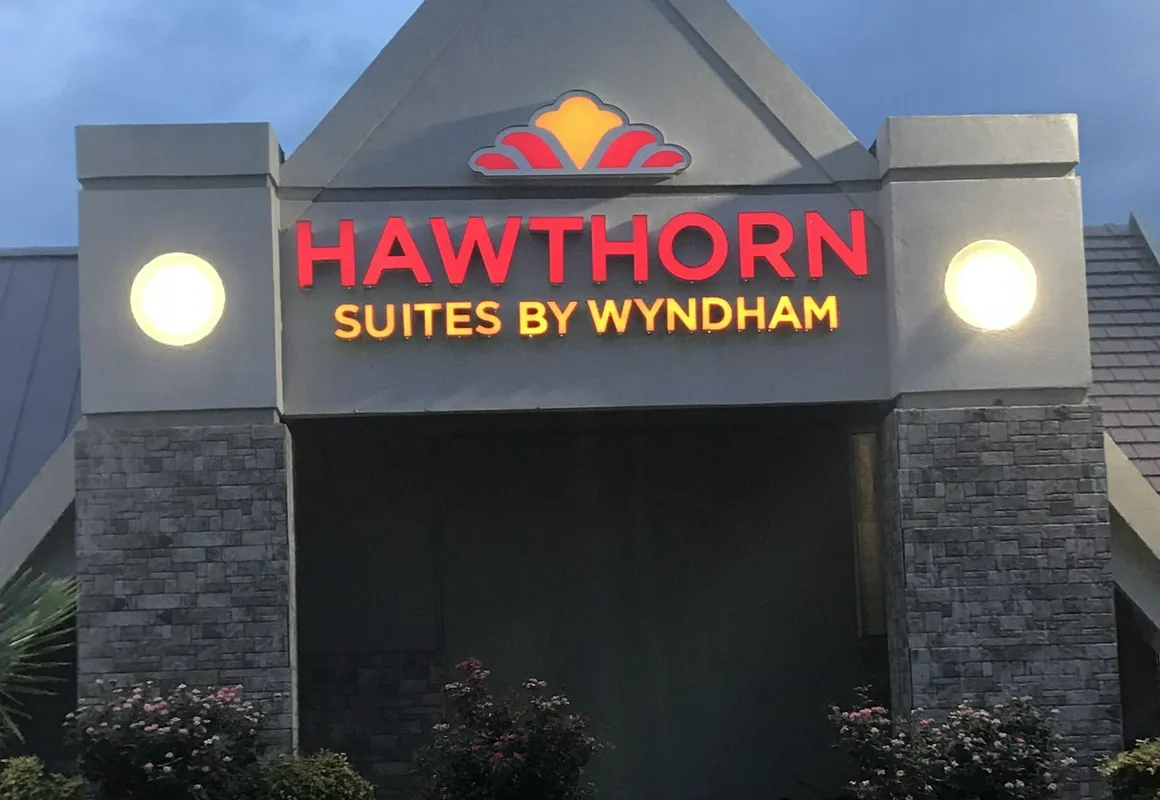 Hawthorn Suites by Wyndham Columbia hotel hero