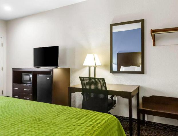 Econo Lodge Bryan TX hotel detail image 2