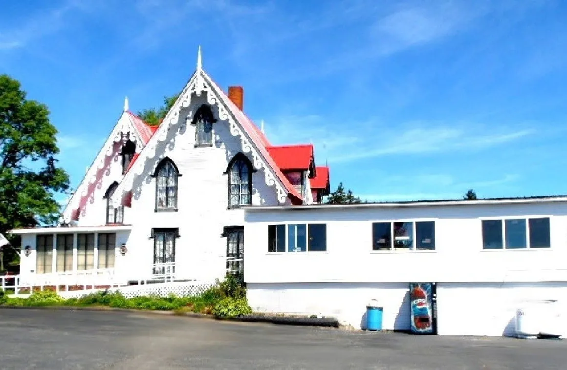 Redclyffe Shore Motor Inn hotel hero