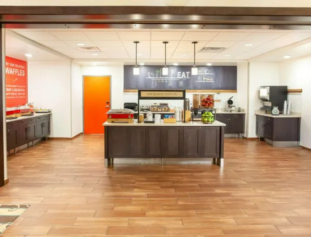 Hampton Inn & Suites Niles/Warren hotel detail image 4