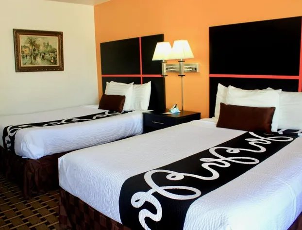 Chaparral Motor Inn hotel detail image 1