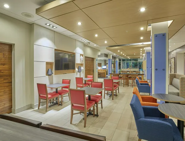 Holiday Inn Express & Suites Hermiston Downtown by IHG hotel detail image 4