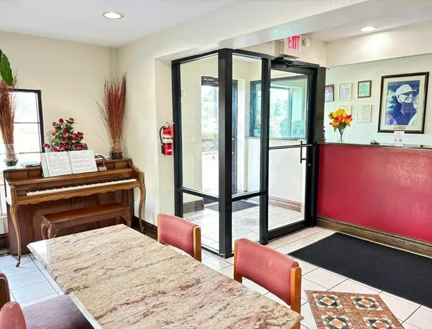 Budget Inn hotel detail image 4