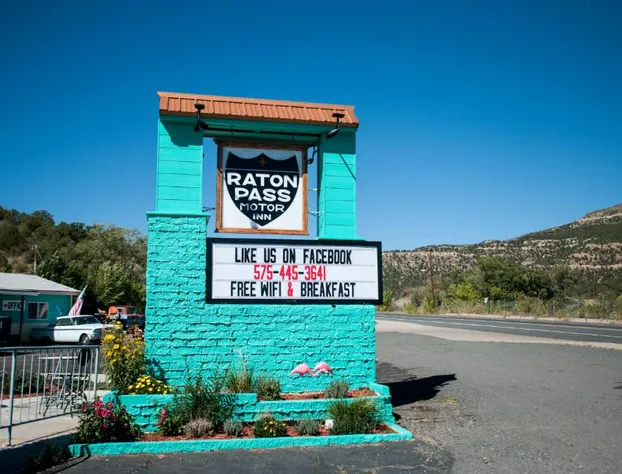 Raton Pass Motor Inn hotel detail image 2