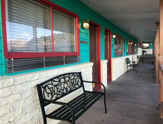 Raton Pass Motor Inn hotel detail image 4