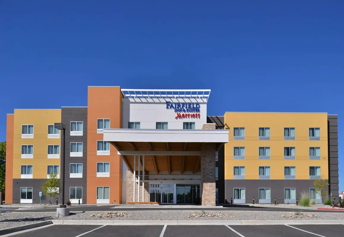 Fairfield Inn & Suites by Marriott Farmington hotel hero