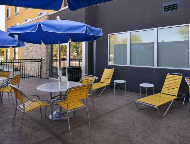 Fairfield Inn & Suites by Marriott Farmington hotel detail image 2