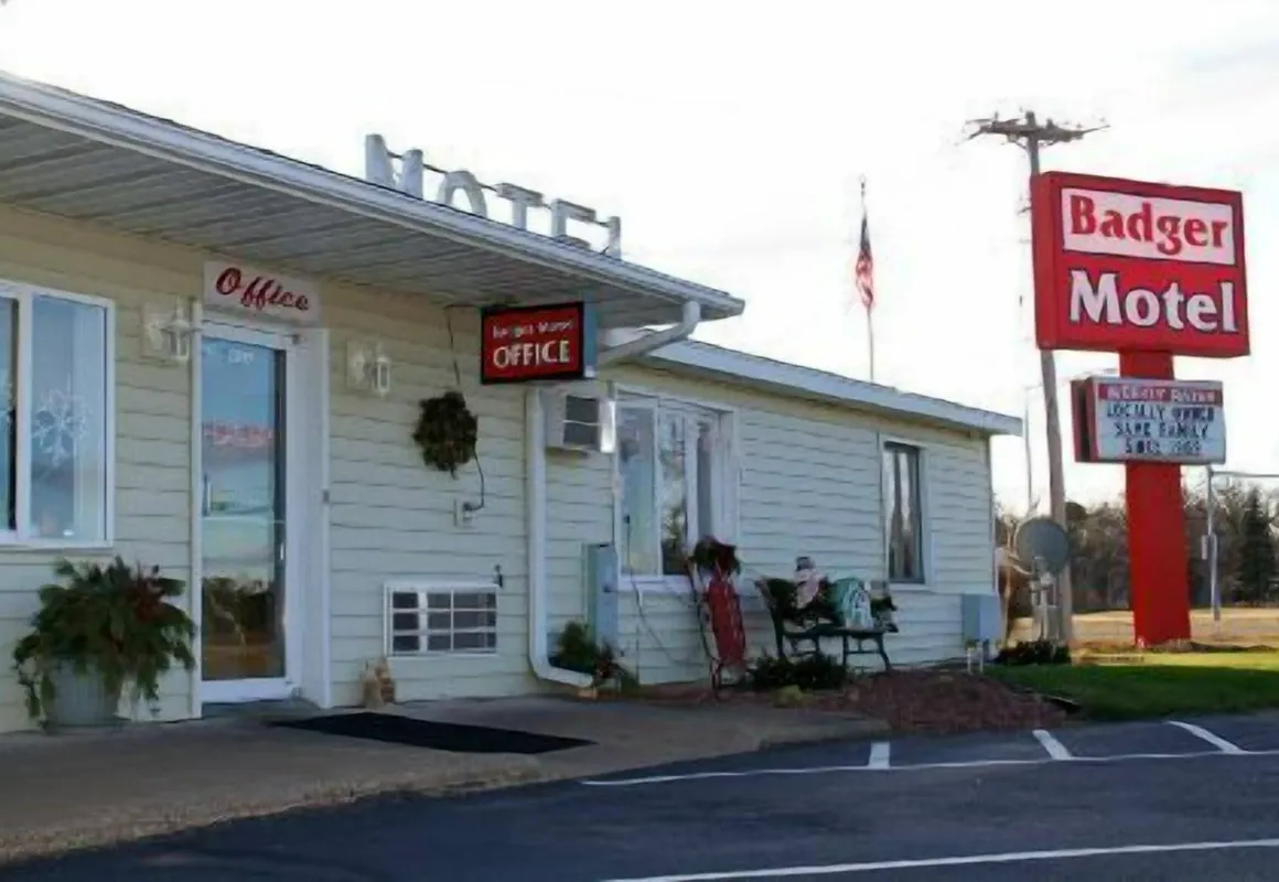Badger Motel hotel hero