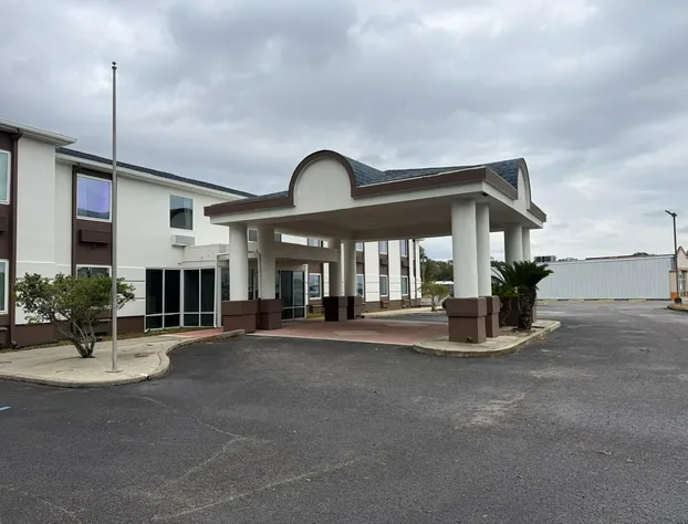 Regency Inn and Suites hotel detail image 1