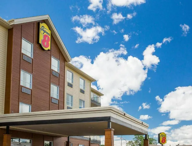 Super 8 by Wyndham Mont Laurier hotel detail image 1