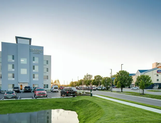 Towneplace Suites Kansas City Airport hotel detail image 1