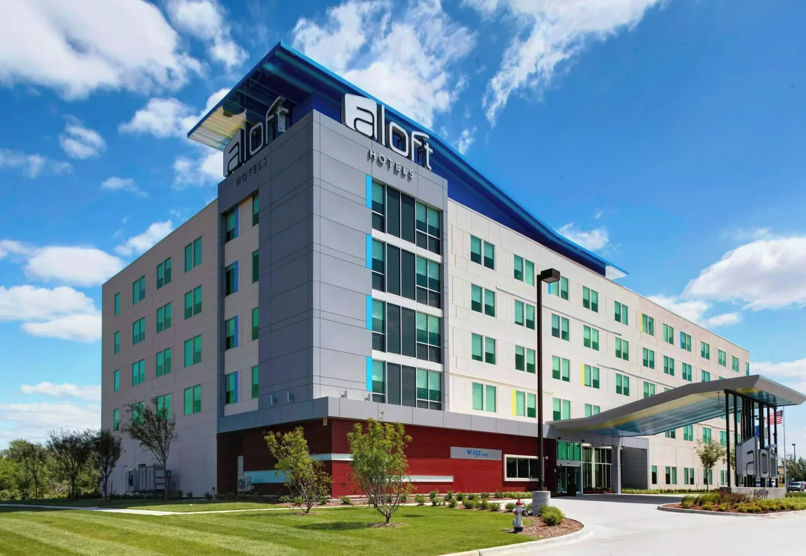 Aloft Wichita hotel hero