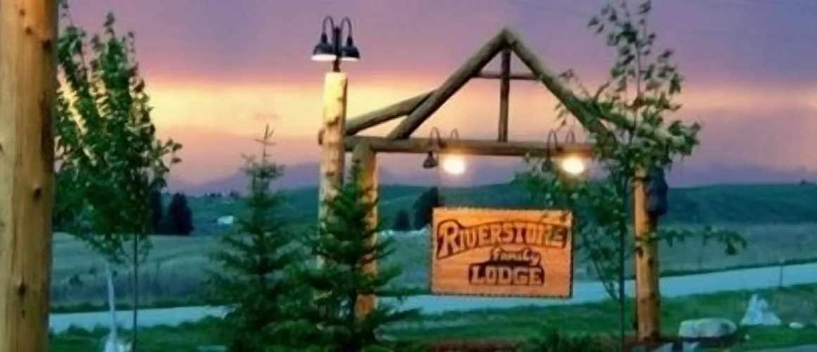 RiverStone Family Lodge hotel hero