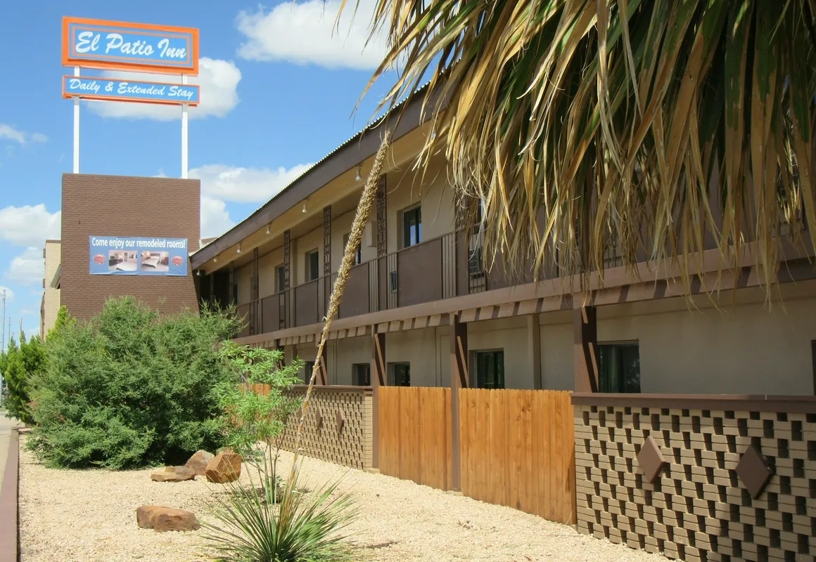El Patio Inn hotel hero