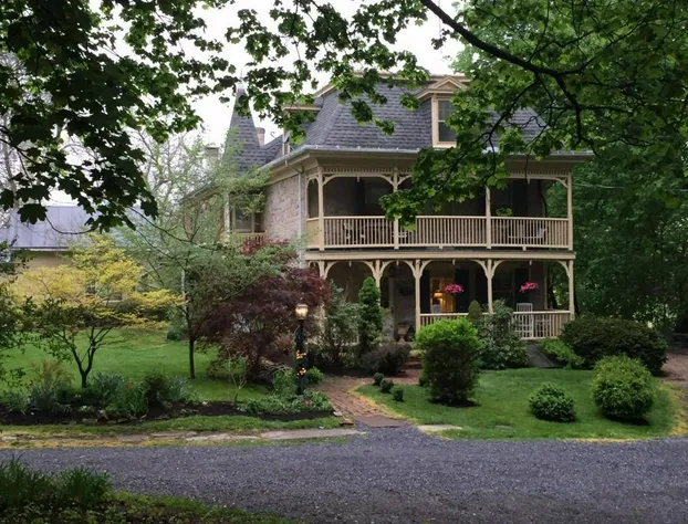 Fallen Tree Farm Bed & Breakfast hotel detail image 4
