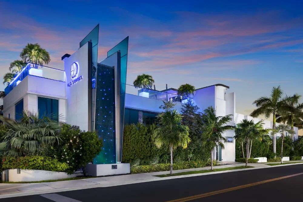 H2O Suites - Adults Only hotel hero