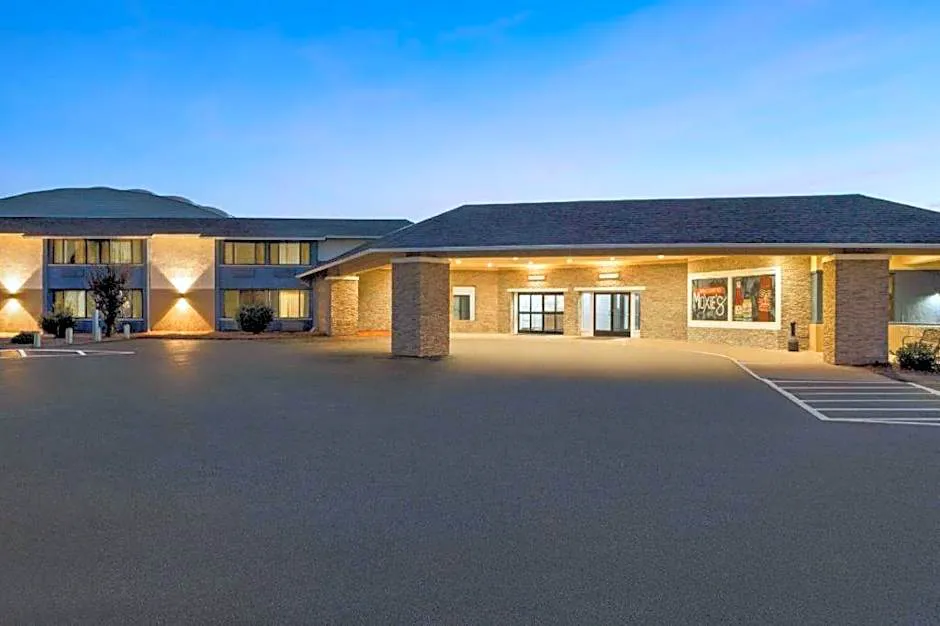 AmericInn by Wyndham La Crosse Riverfront-Conference Center hotel hero