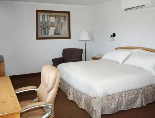 The Bluebird Motel hotel detail image 1