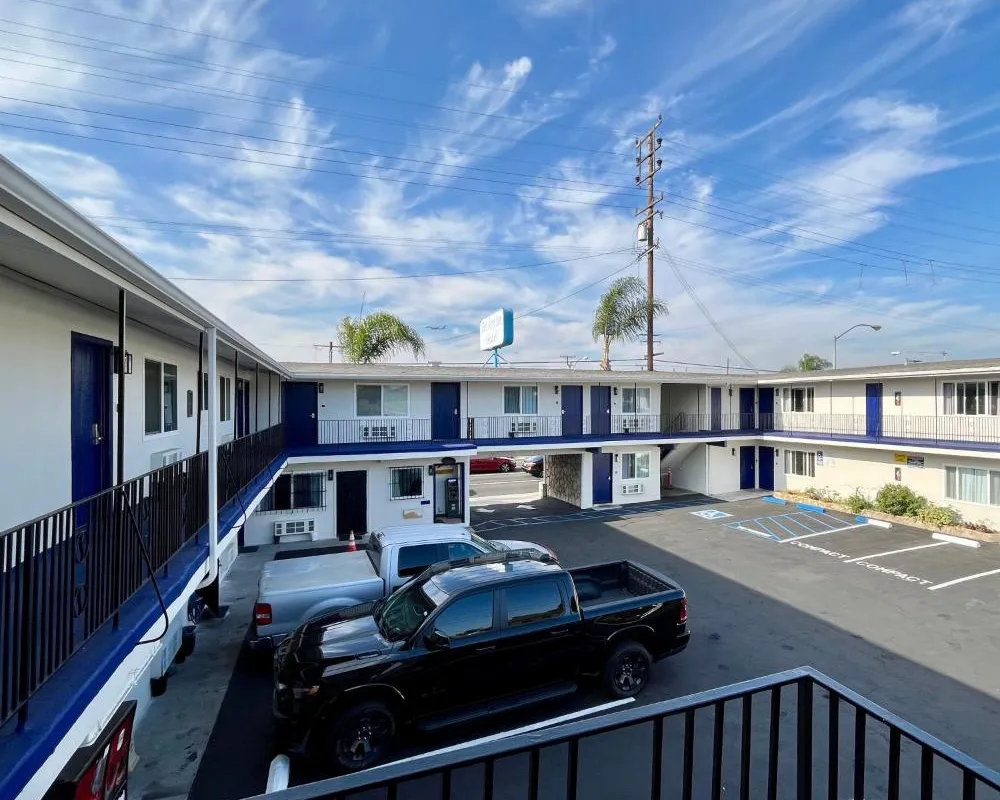 Del Aire Inn hotel hero