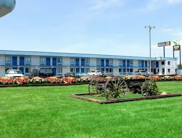 Country Host Motel hotel detail image 4