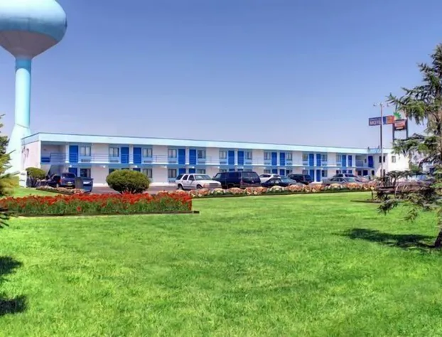 Country Host Motel hotel detail image 1