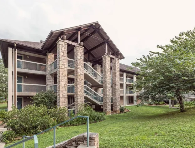 Dale Hollow Lake State Resort Park hotel detail image 1