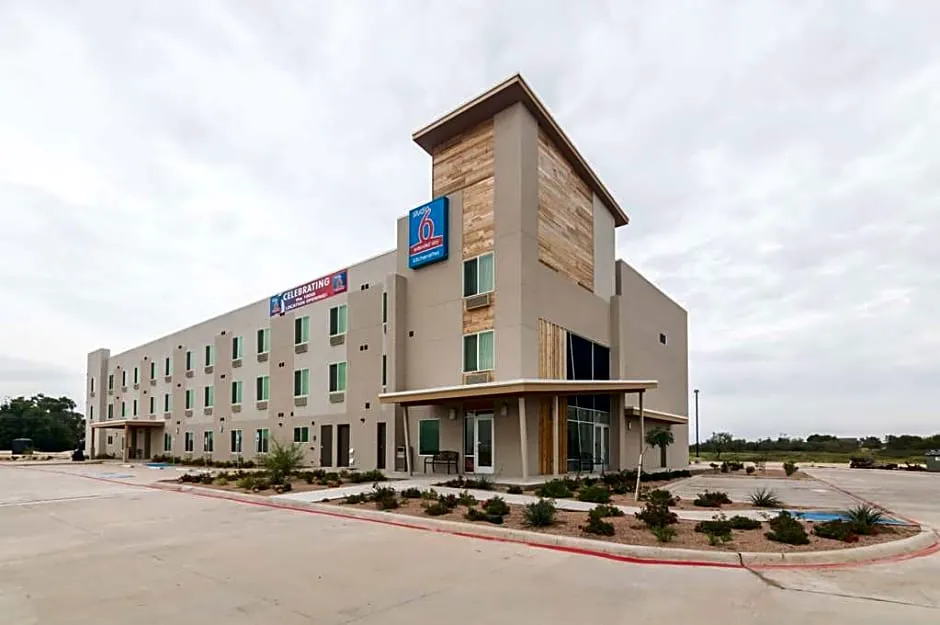 Days Inn & Suites by Wyndham Colorado City/I-20 hotel hero