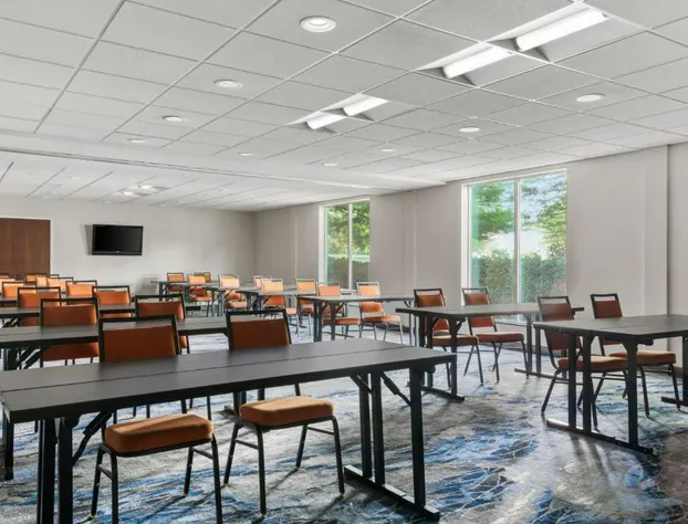 Fairfield Inn & Suites by Marriott Alexandria hotel detail image 2