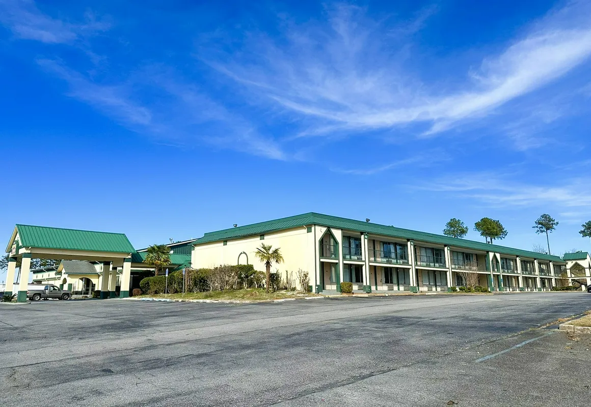 Super Inn & Suites by OYO Milledgeville hotel hero