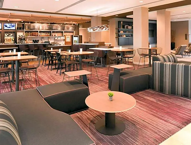 Courtyard by Marriott Toledo North hotel detail image 2