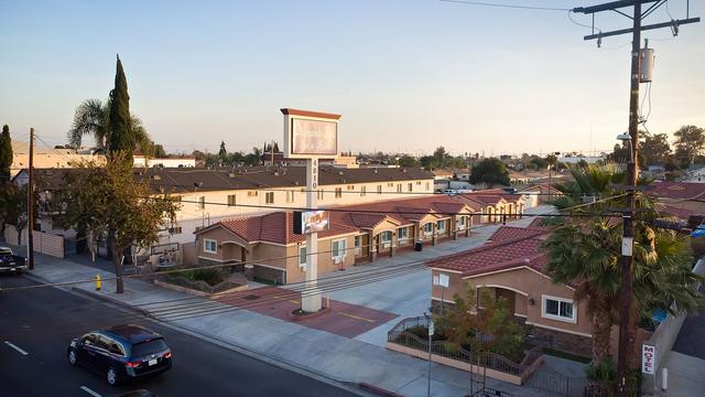 Diamond Bell Inn & Suites hotel detail image 2