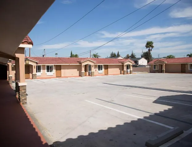 Diamond Bell Inn & Suites hotel detail image 1