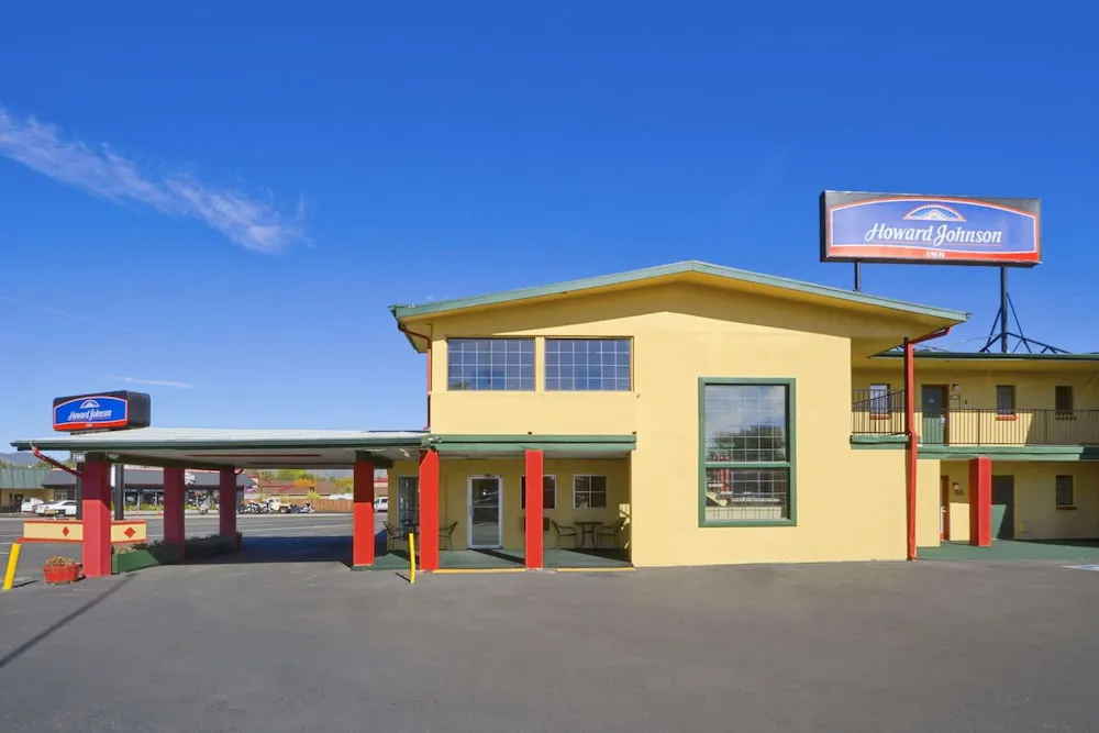 Howard Johnson by Wyndham Flagstaff University West hotel hero