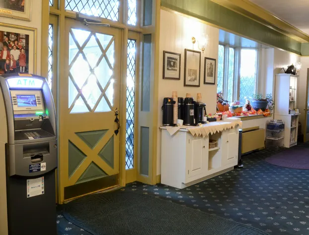 Lamie's Inn and The Old Salt Restaurant hotel detail image 4