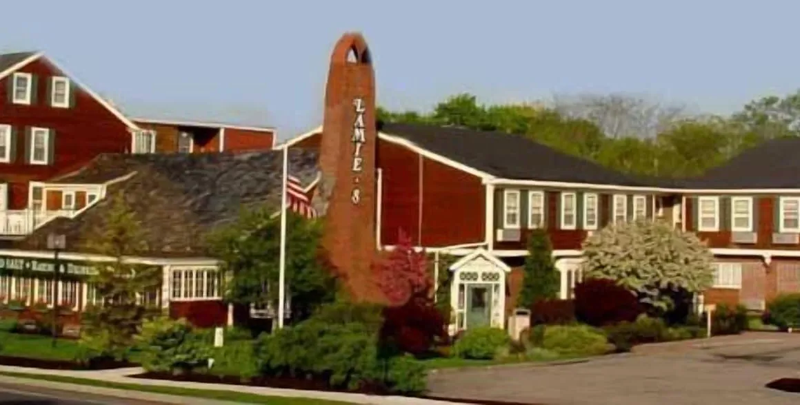 Lamie's Inn and The Old Salt Restaurant hotel hero