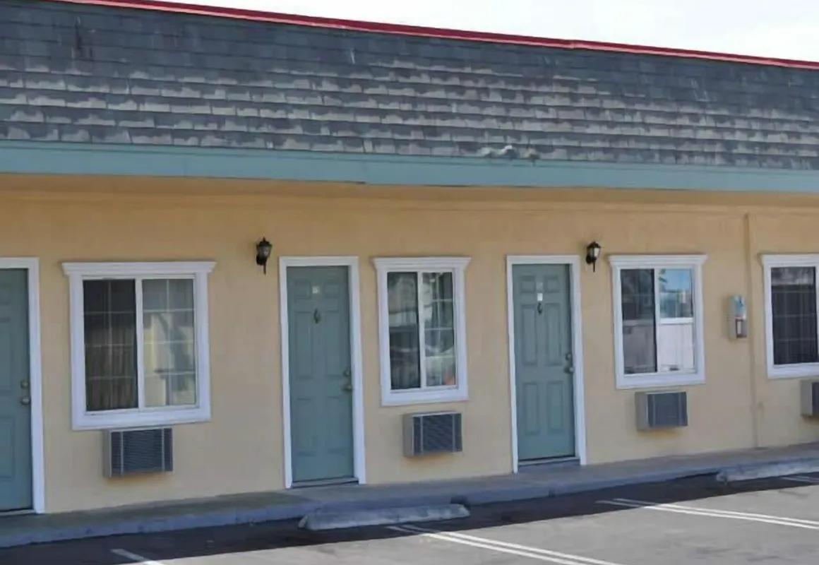 Palace Inn Oxnard hotel hero