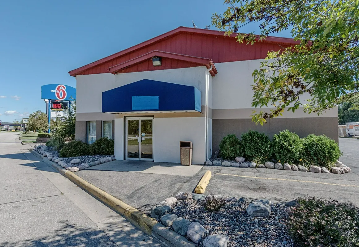 Motel 6 La Crosse, WI hotel hero