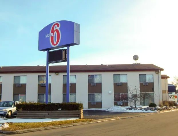 Days Inn by Wyndham La Crosse hotel detail image 2
