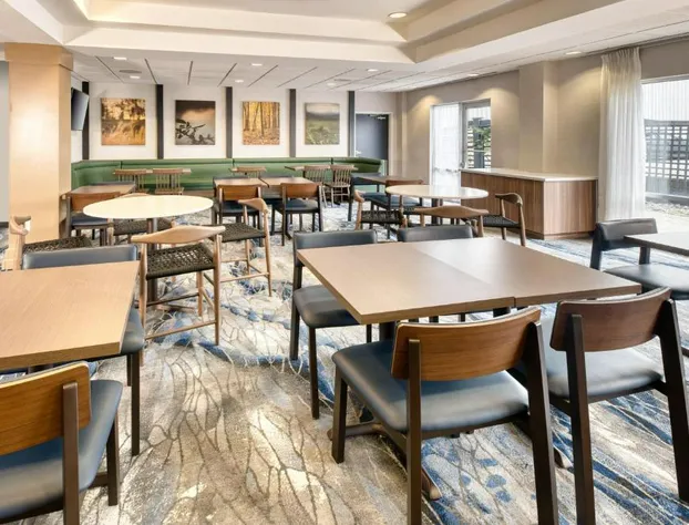 Fairfield Inn and Suites by Marriott Toronto Brampton hotel detail image 2