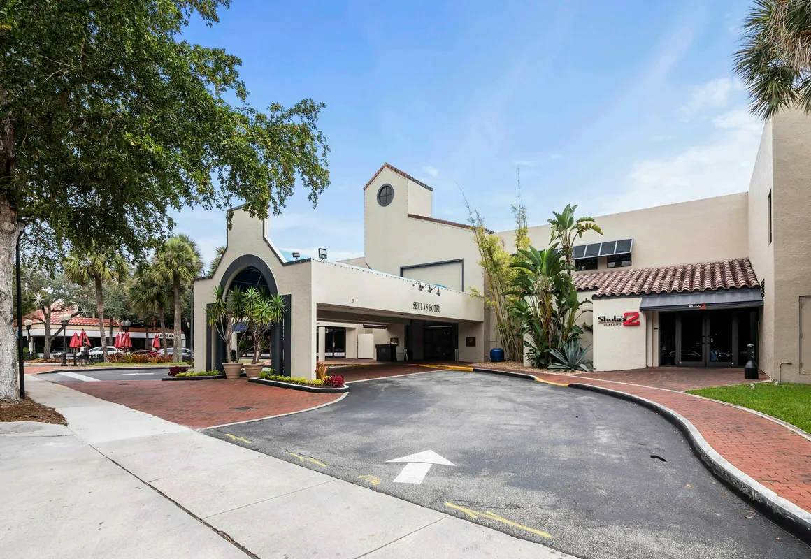 Miami Lakes Hotel hotel hero