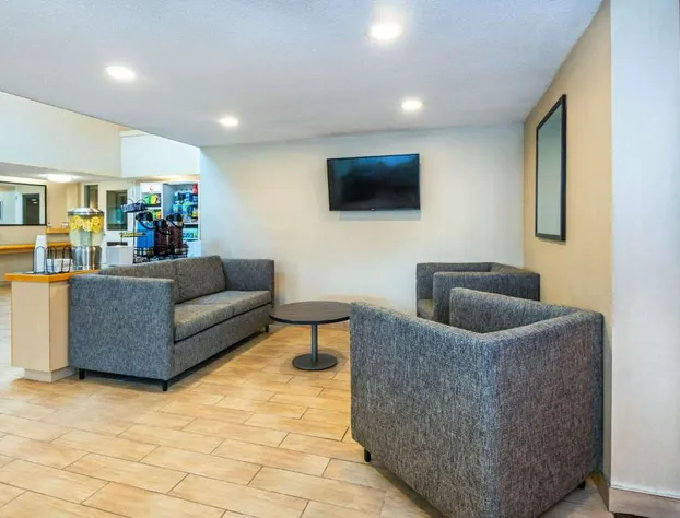 Comfort Inn Highway 401 hotel detail image 3