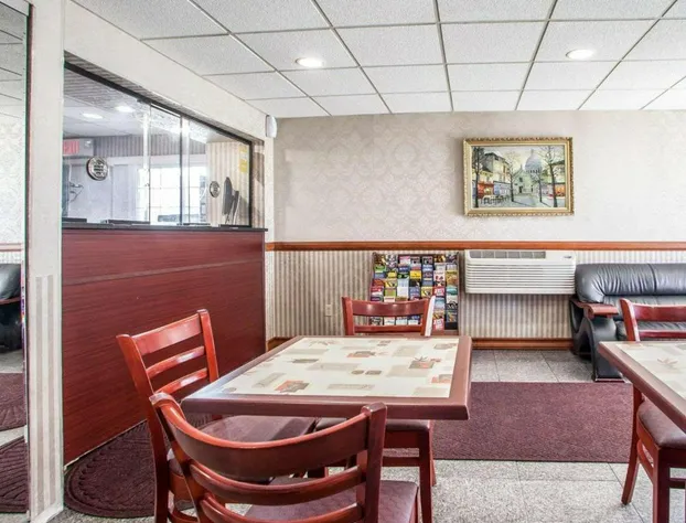 Rodeway Inn Jersey City North hotel detail image 2