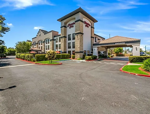 Hampton Inn Oakland-Hayward hotel detail image 2