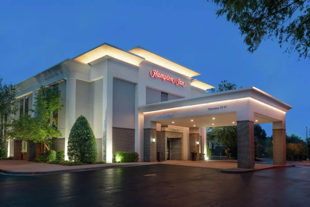 Hampton Inn Madison Huntsville Airport hotel hero